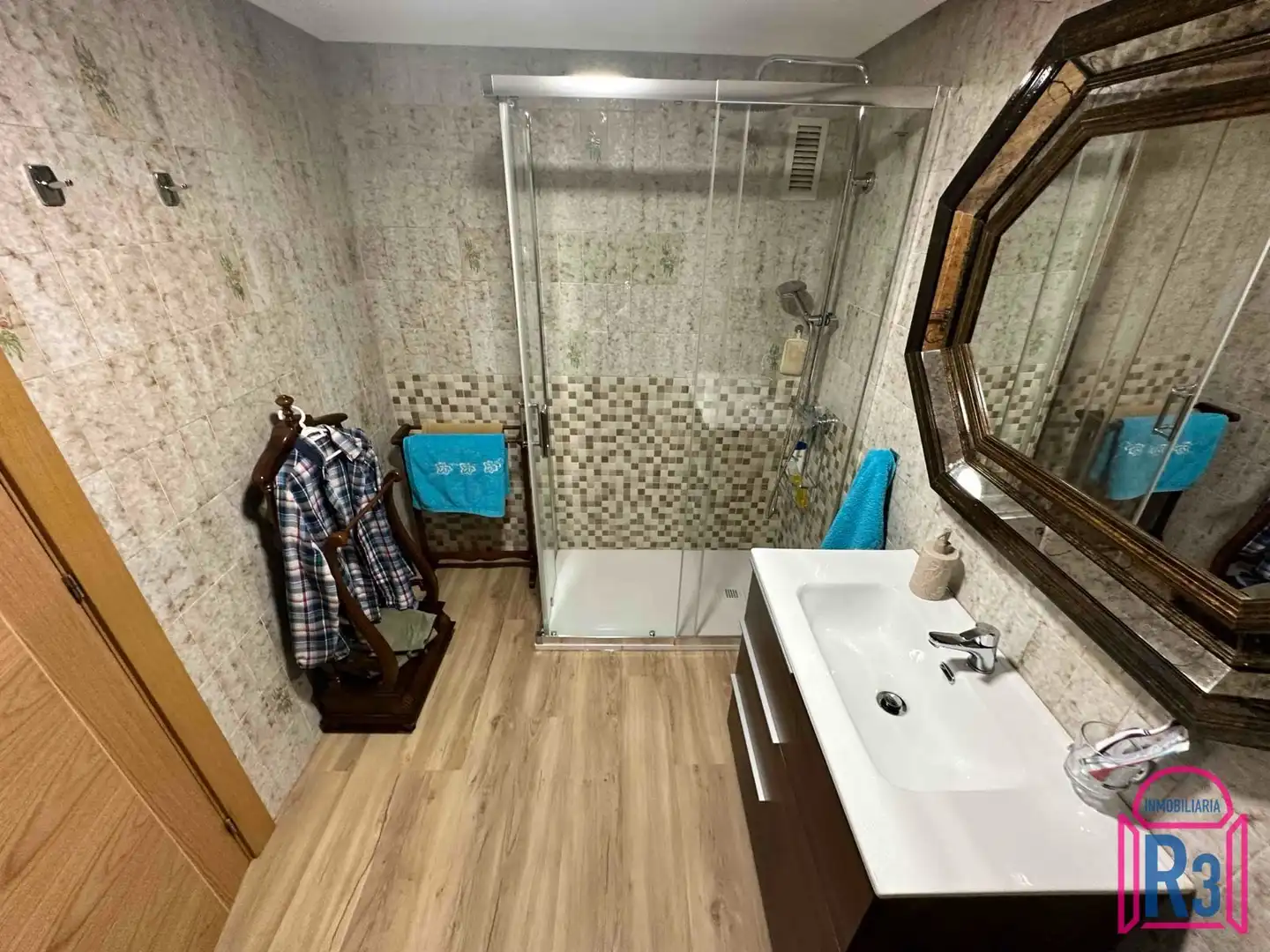 Baño de Piso en venta en León Capital  con Calefacción y Terraza