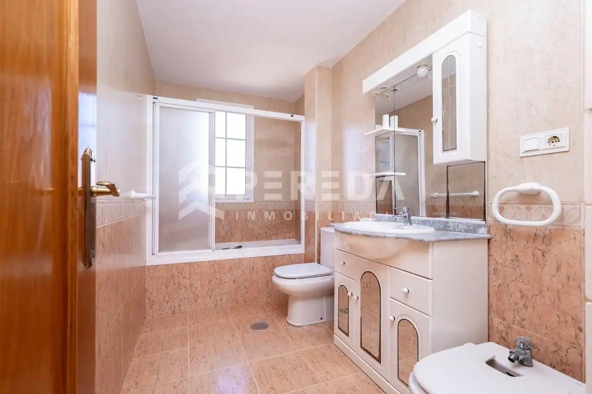 Baño de Piso en venta en Roquetas de Mar con Aire acondicionado
