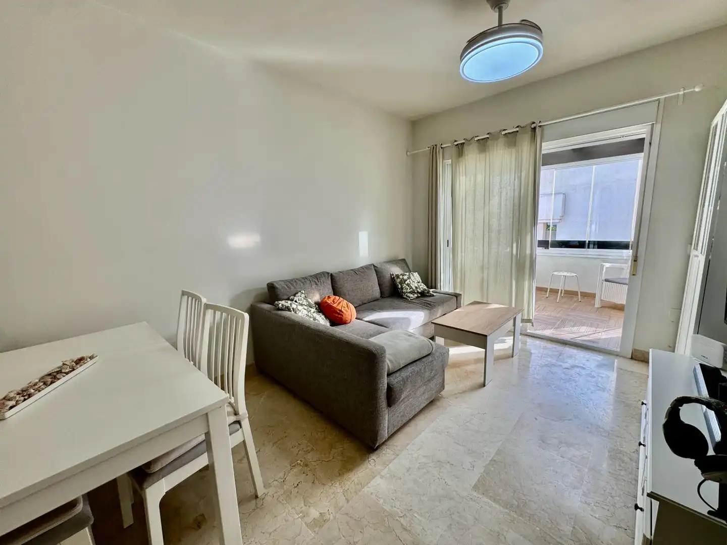 Living room of Attic for sale in Benalmádena  with Air Conditioner, Private garden and Terrace
