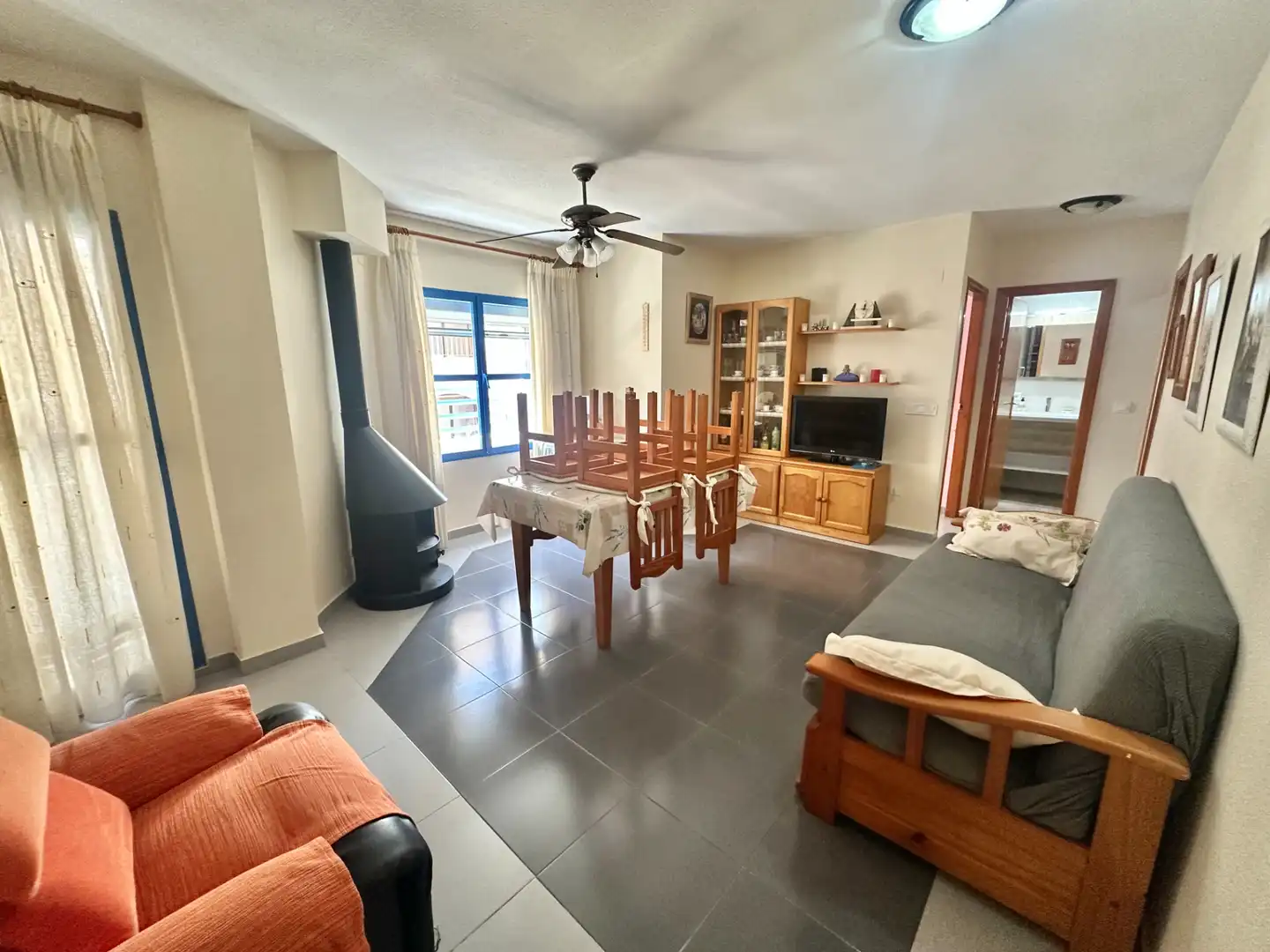 Sala de estar de Apartamento en venta en Guardamar del Segura con Terraza, Amueblado y Lavadora