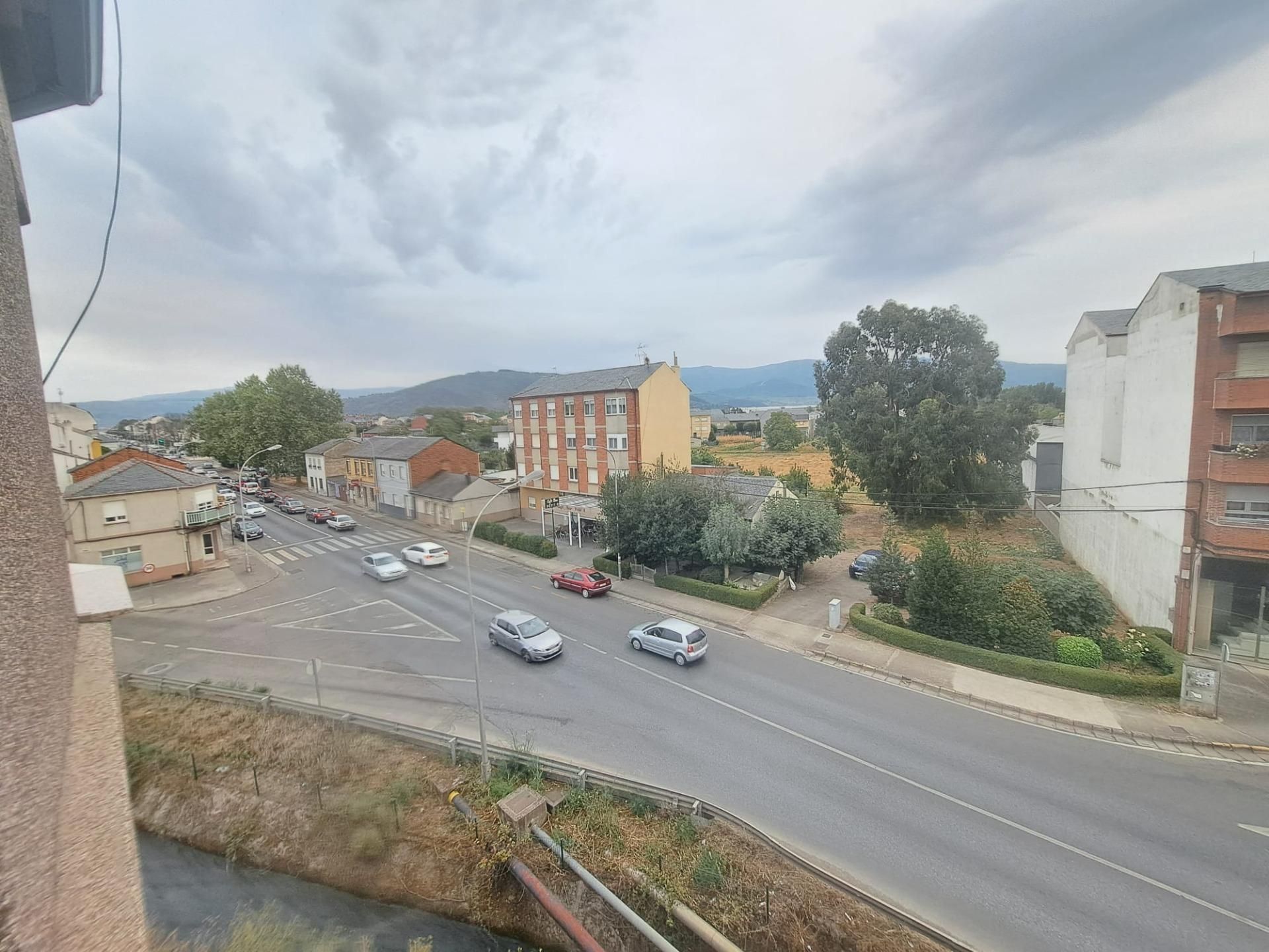 Vista exterior de Pis en venda en Ponferrada amb Calefacció i Traster