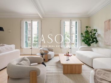Appartamento con balcone in vendita a Carrer CASP