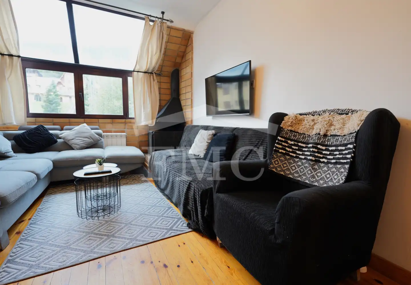 Living room of Flat for rent in Alp  with Heating, Parquet flooring and Storage room