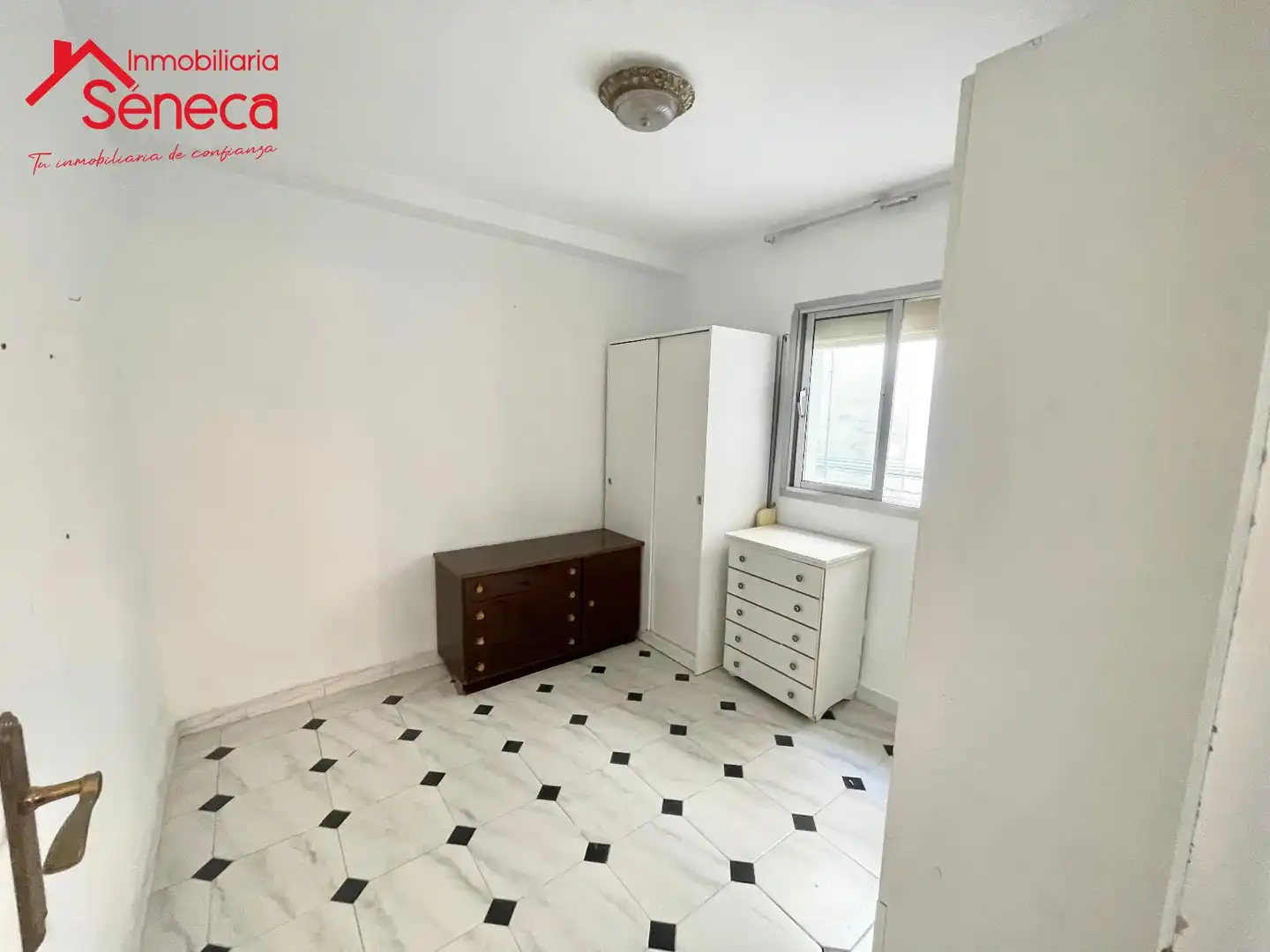 Bedroom of Flat for sale in Córdoba  with Air Conditioner