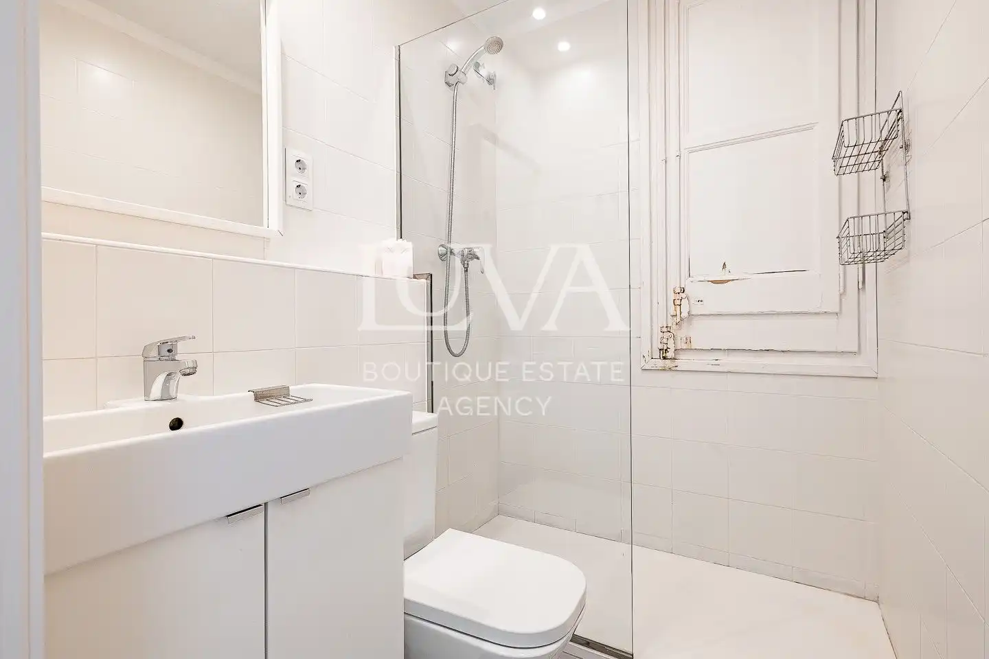 Bany de Apartament en venda en Barcelona amb Aire condicionat i Calefacció