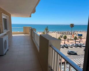 Vista exterior de Apartament de lloguer en Fuengirola amb Aire condicionat, Terrassa i Piscina