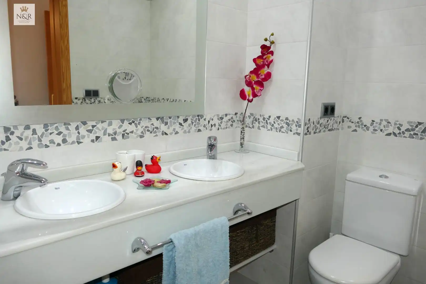Bathroom of Flat for sale in Alaró  with Air Conditioner, Parquet flooring and Furnished