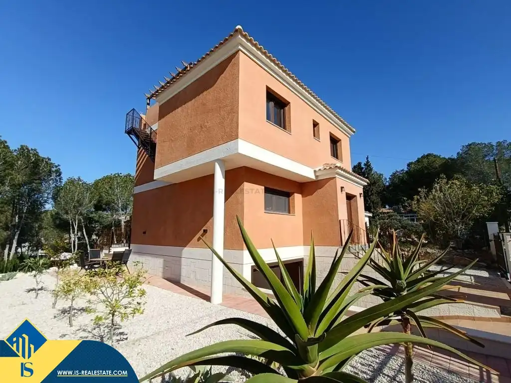 Vista exterior de Casa o chalet en venta en Pilar de la Horadada con Jardín privado, Terraza y Amueblado