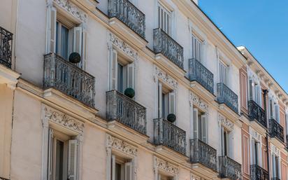 Vista exterior de Àtic en venda en  Madrid Capital amb Aire condicionat, Calefacció i Terrassa