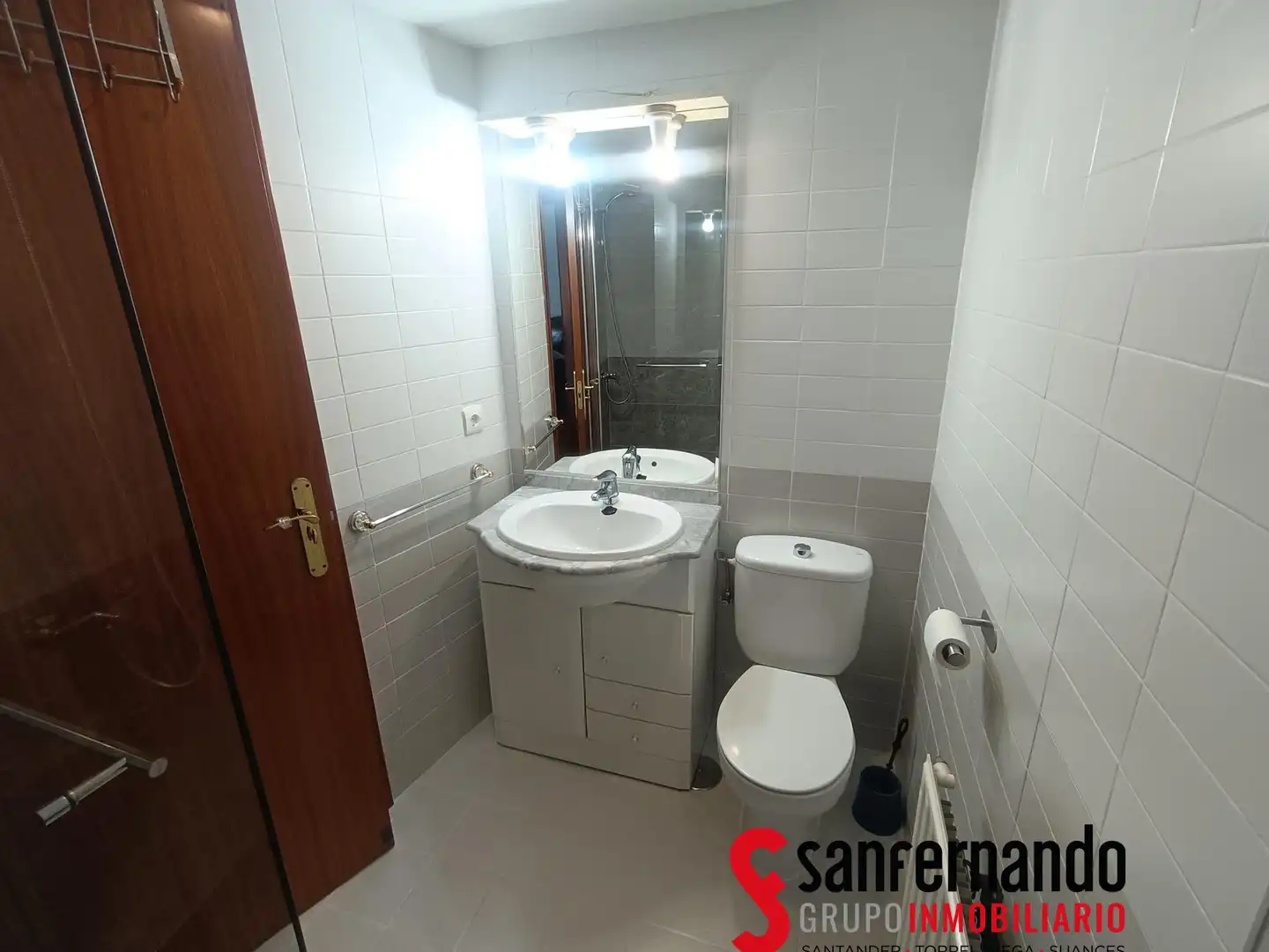Badezimmer von Wohnung zur Miete in Camargo mit Heizung, Parkett und Abstellraum