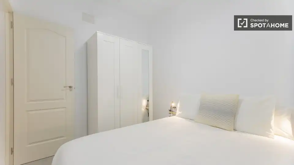Habitación de Piso de alquiler en Valencia con Aire acondicionado, Calefacción y Amueblado