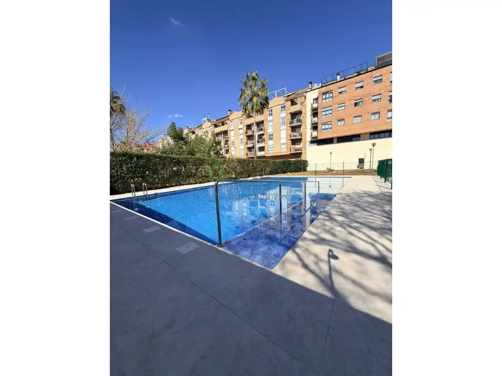 Piscina de Dúplex en venda en Badajoz amb Aire condicionat, Calefacció i Terrassa