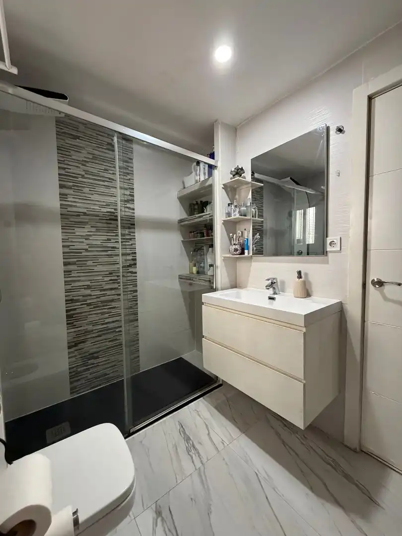 Flat for sale in Reyes Católicos
