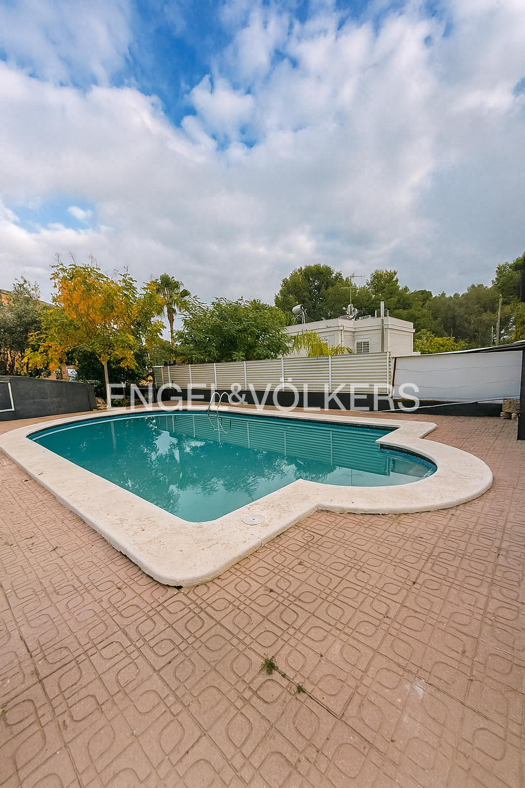 Piscina de Casa o xalet de lloguer en Paterna amb Aire condicionat, Calefacció i Jardí privat