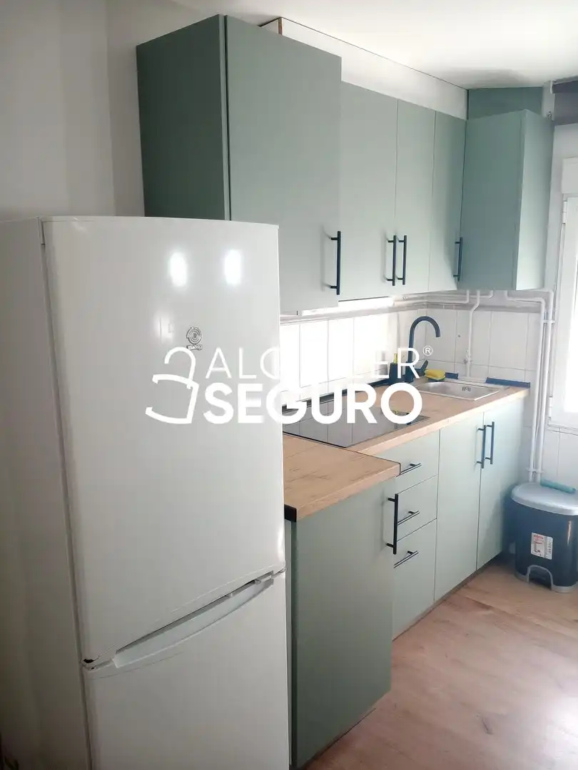 Dachboden zur Miete in Recondo, Campo Grande