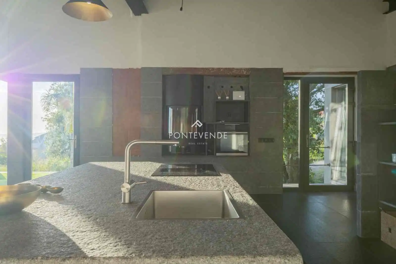 Cocina de Casa o chalet en venta en Marín con Aire acondicionado, Calefacción y Jardín privado