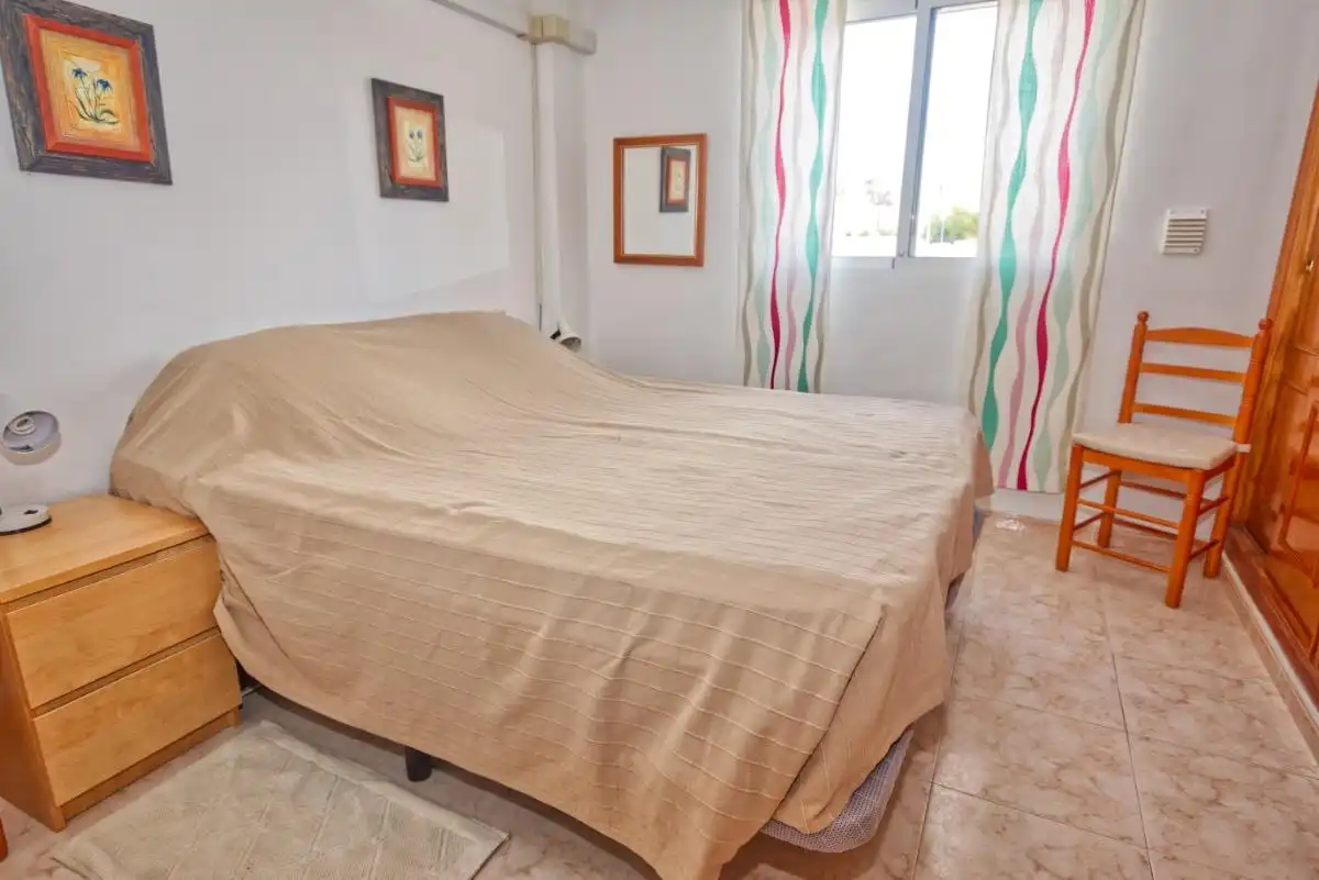 Habitación de Apartamento en venta en Orihuela con Aire acondicionado, Terraza y Amueblado