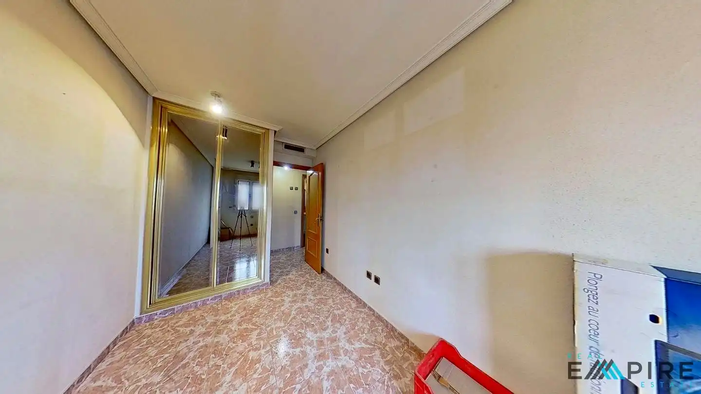 Casa o chalet en venta en Parla con Calefacción, Terraza y Amueblado