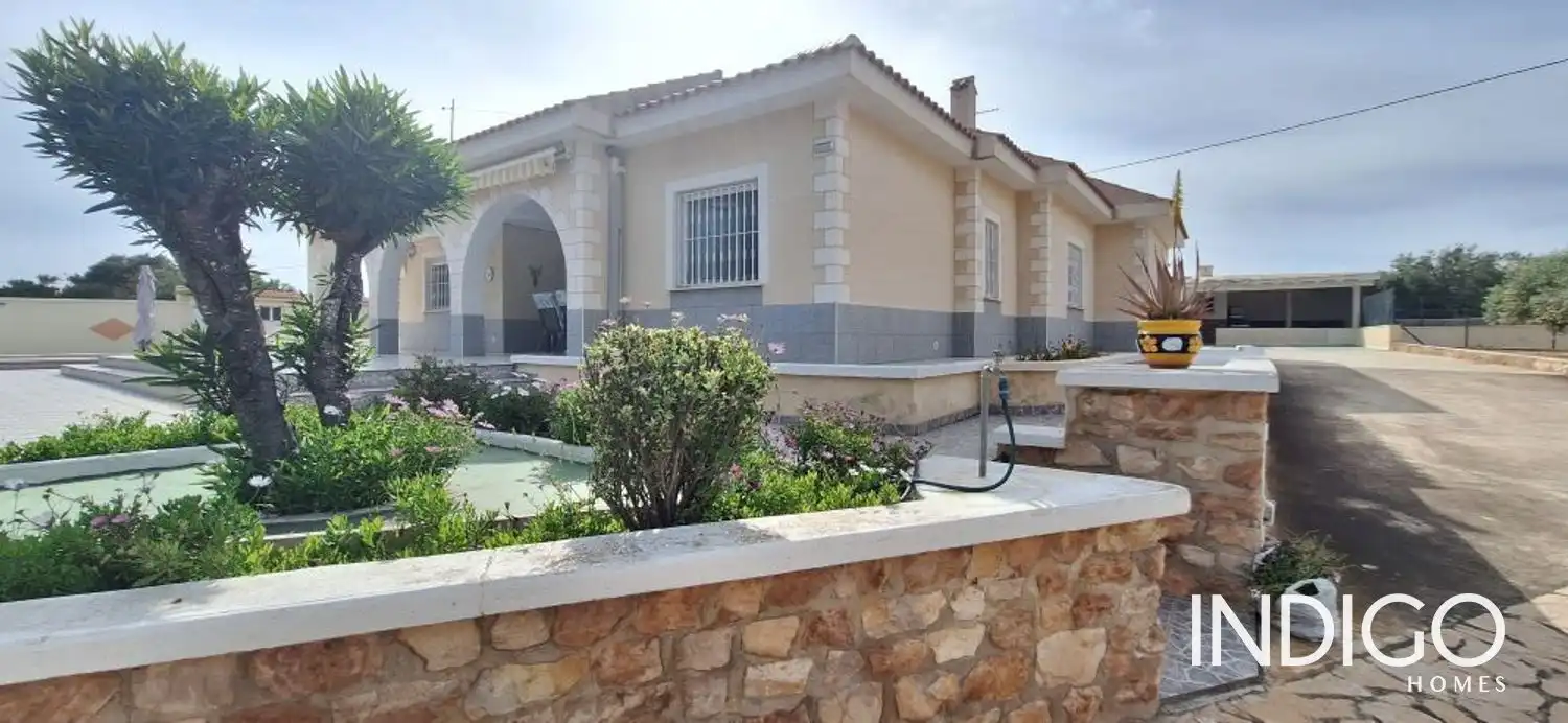Vista exterior de Casa o chalet en venta en Elche / Elx con Aire acondicionado, Calefacción y Terraza