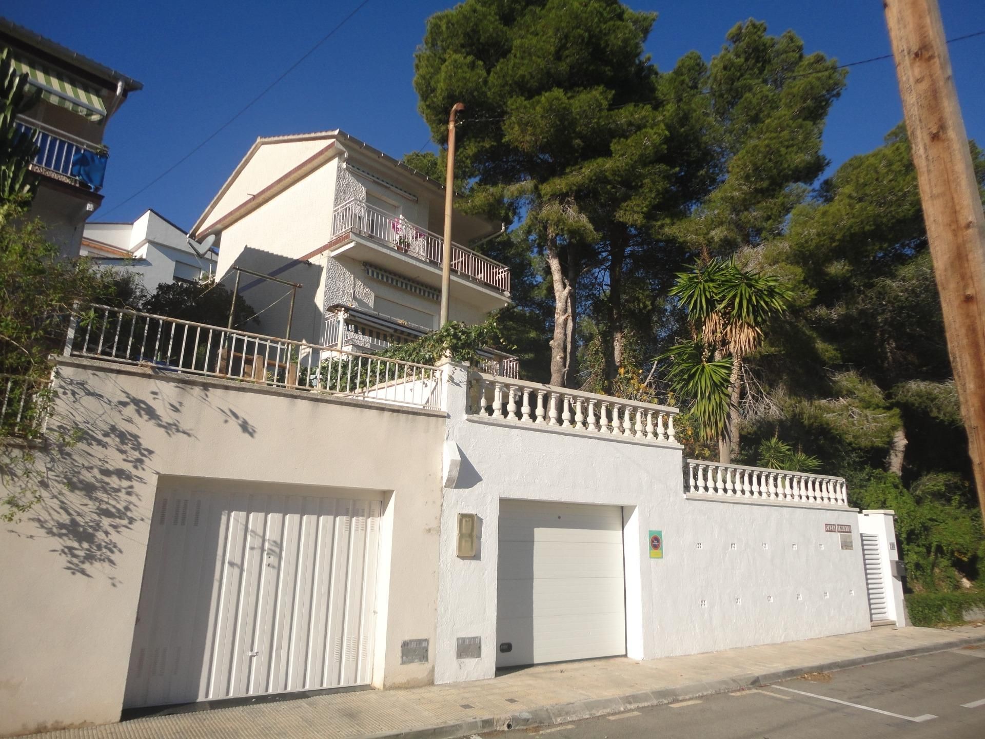 Exterior view of House or chalet for sale in Calafell  with Heating, Private garden and Terrace