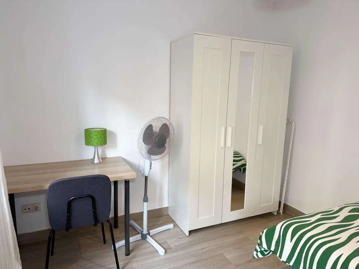 Dormitori de Pis per a compartir en Málaga Capital amb Aire condicionat, Terrassa i Moblat