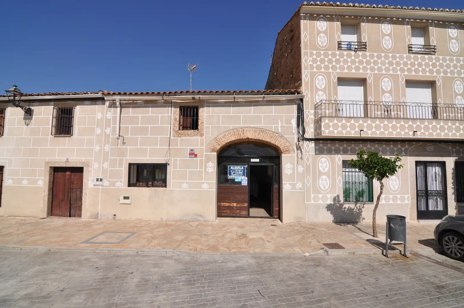 Exterior view of Commercial properties for rent in Valdefuentes  with Air Conditioner