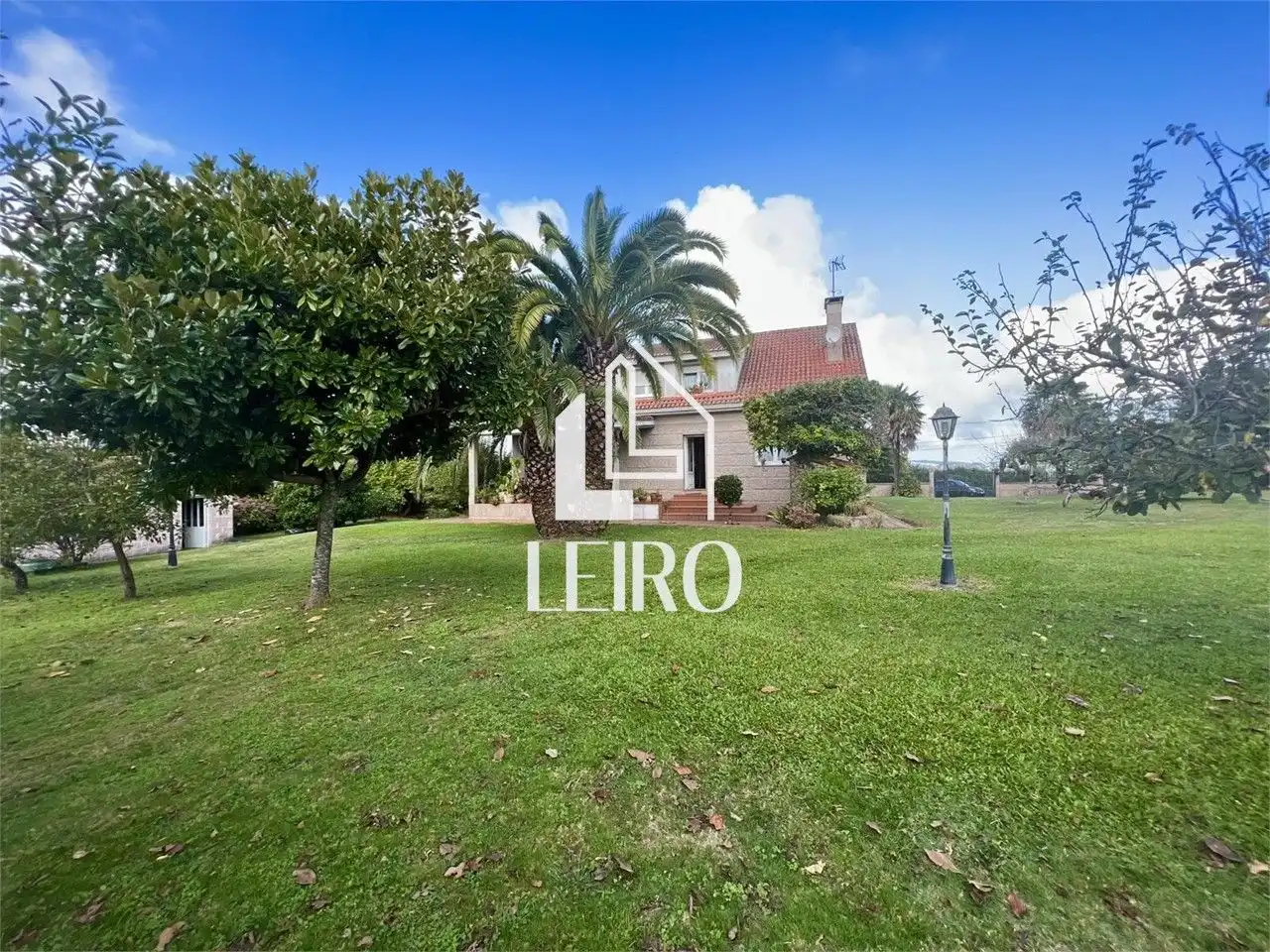 Vista exterior de Casa o chalet en venta en Santiago de Compostela  con Jardín privado