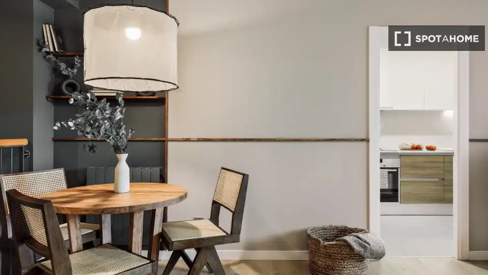Dining room of Flat for rent in Barcelona  with Air Conditioner, Heating and Furnished