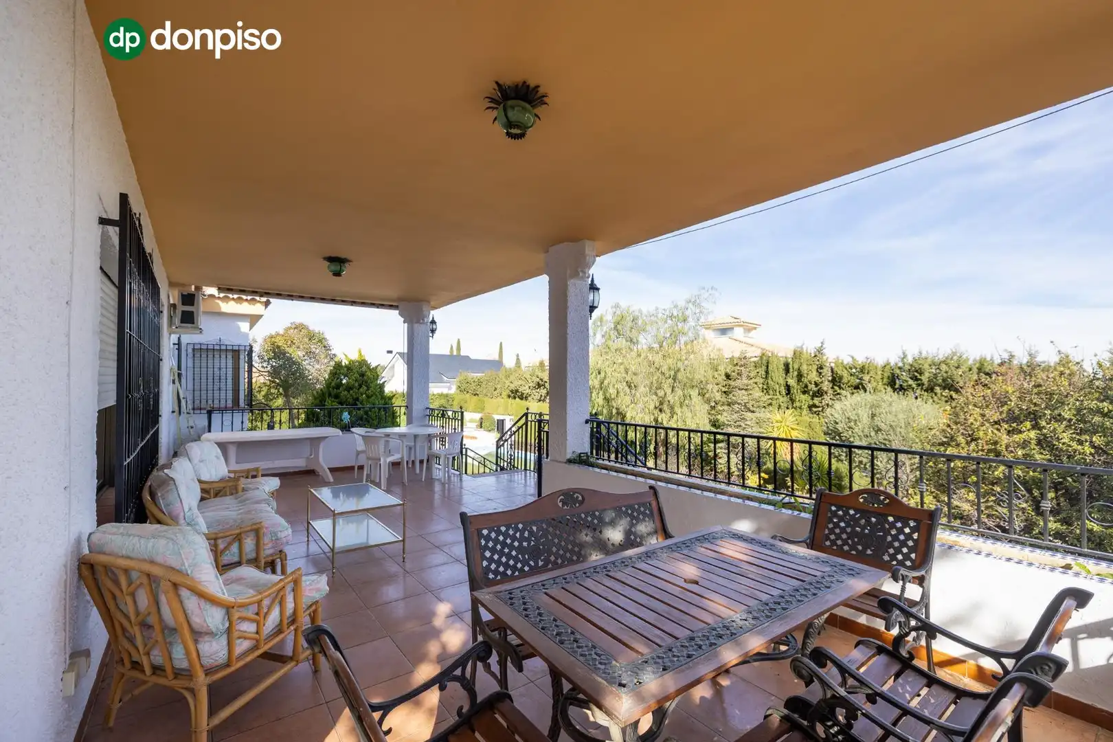 Villa mit Pool zum Verkauf in Calle Lindaraja, imagen 2