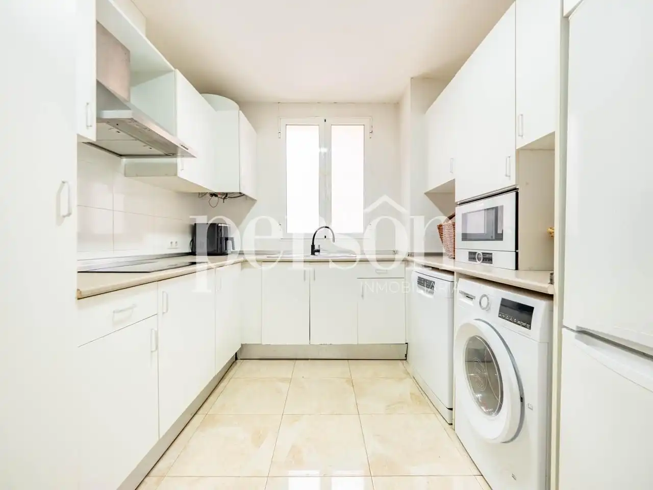 Cocina de Planta baja en venta en Valencia con Aire acondicionado, Amueblado y Internet