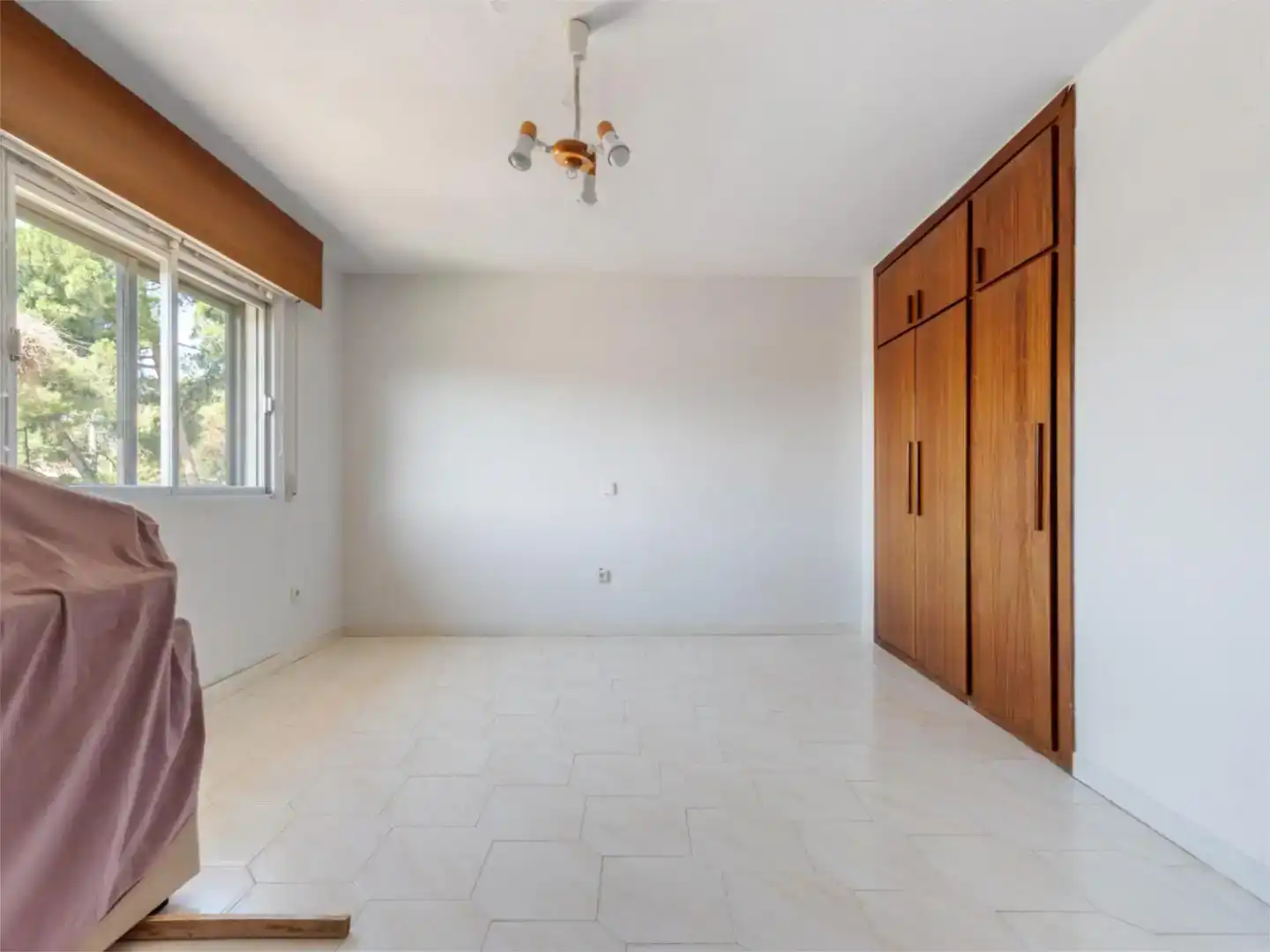 Habitación de Piso en venta en Alcalá de Henares con Jardín privado, Trastero y Piscina
