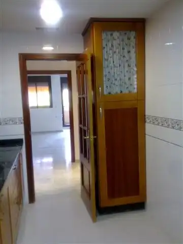 Wohnung zur Miete in Córdoba mit Klimaanlage, Terrasse und Gemeinschaftspool