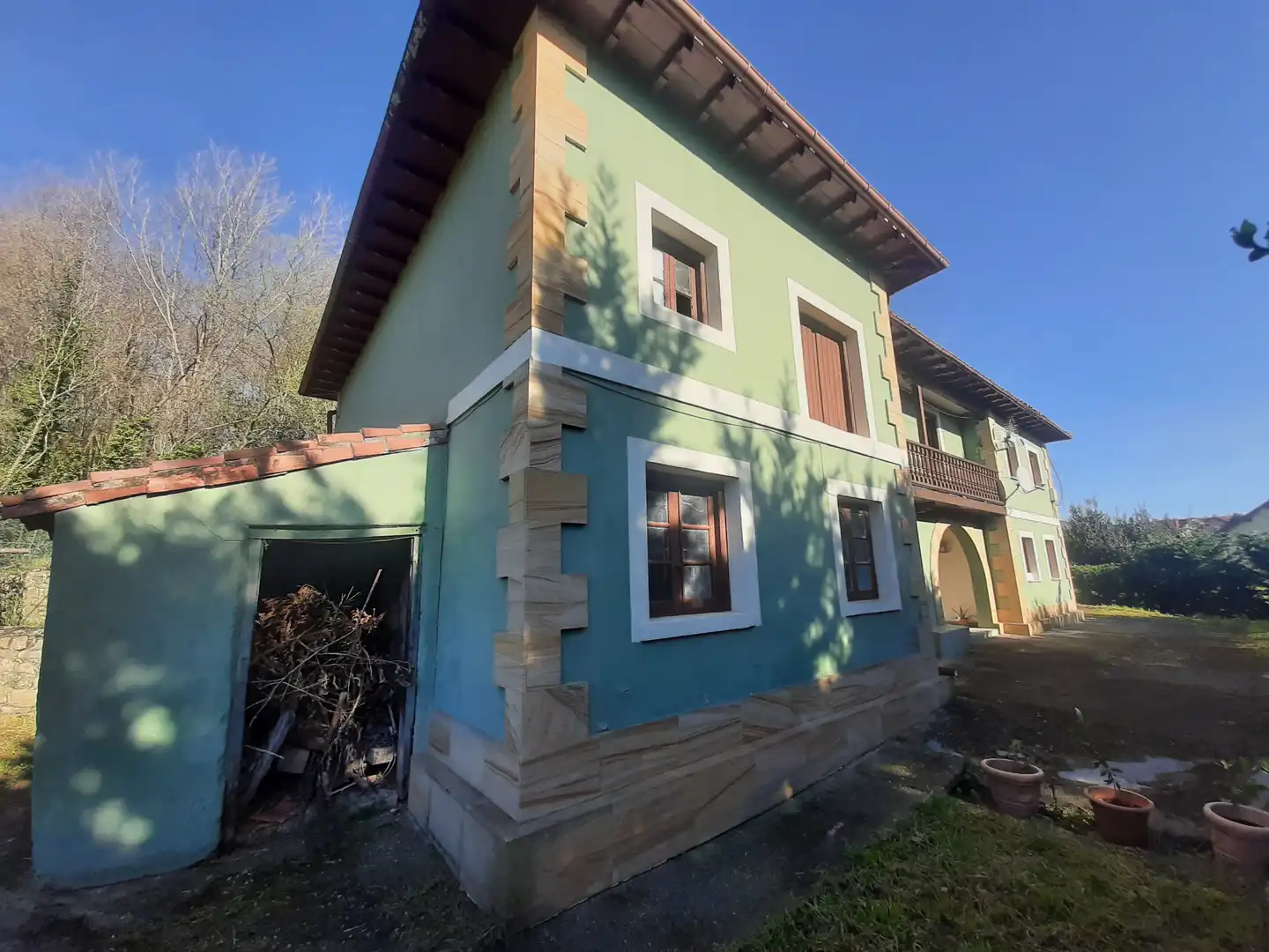 Vista exterior de Casa o chalet en venta en Reocín con Calefacción, Jardín privado y Amueblado