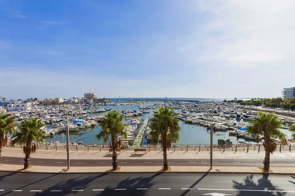 Exterior view of Apartments for sale in  Palma de Mallorca  with Air Conditioner, Heating and Parquet flooring