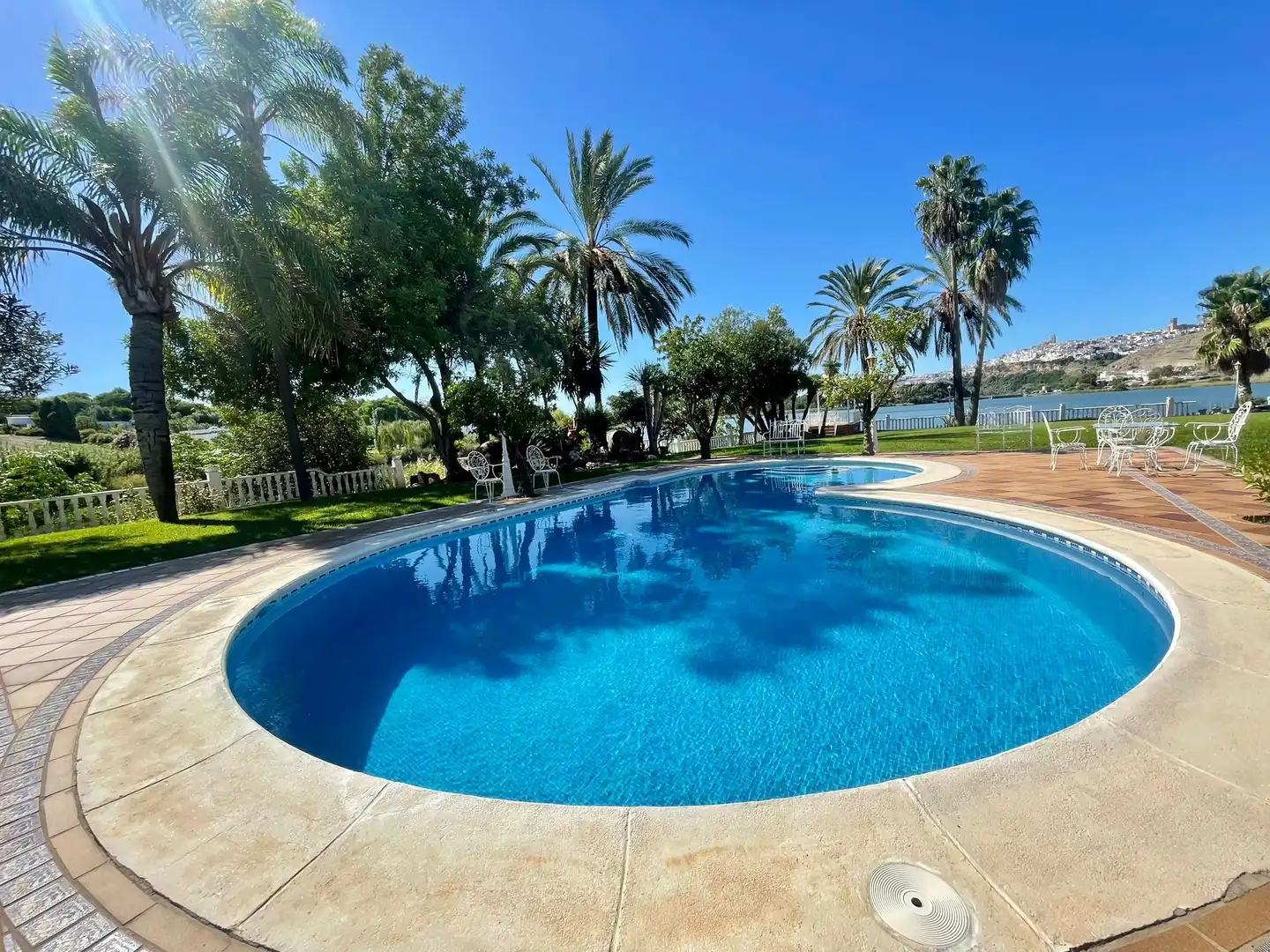 Piscina de Casa o xalet en venda en Arcos de la Frontera amb Aire condicionat, Jardí privat i Terrassa
