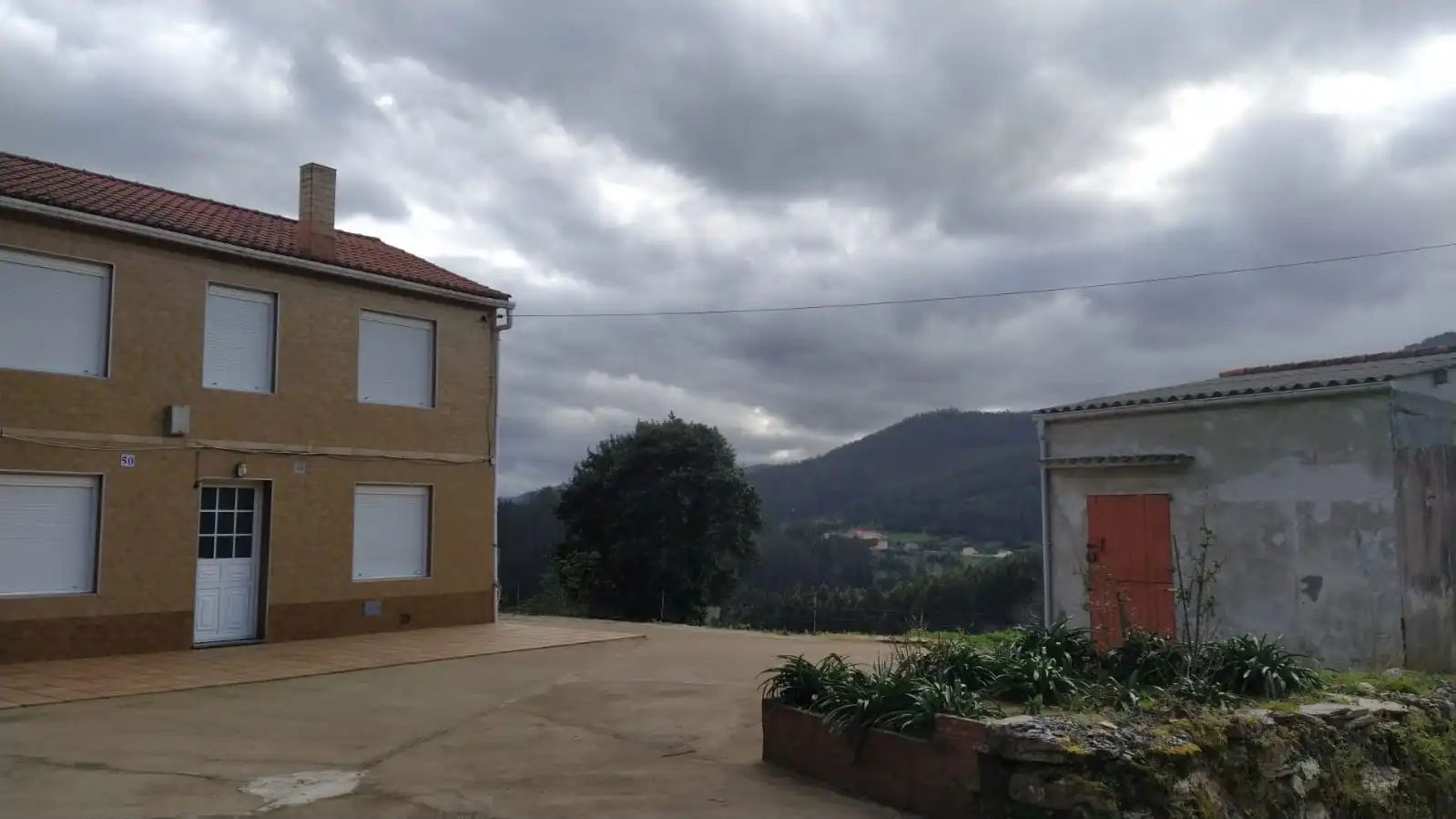 Vista exterior de Casa o xalet en venda en Cariño amb Jardí privat, Parquet i Terrassa