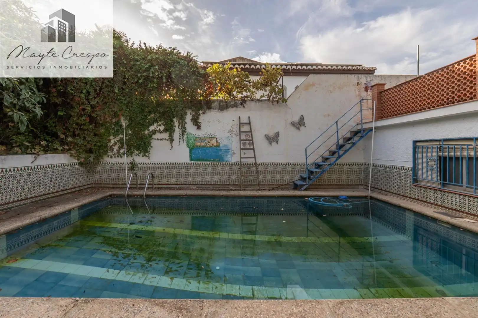 Piscina de Casa o xalet en venda en La Zubia amb Calefacció, Jardí privat i Terrassa