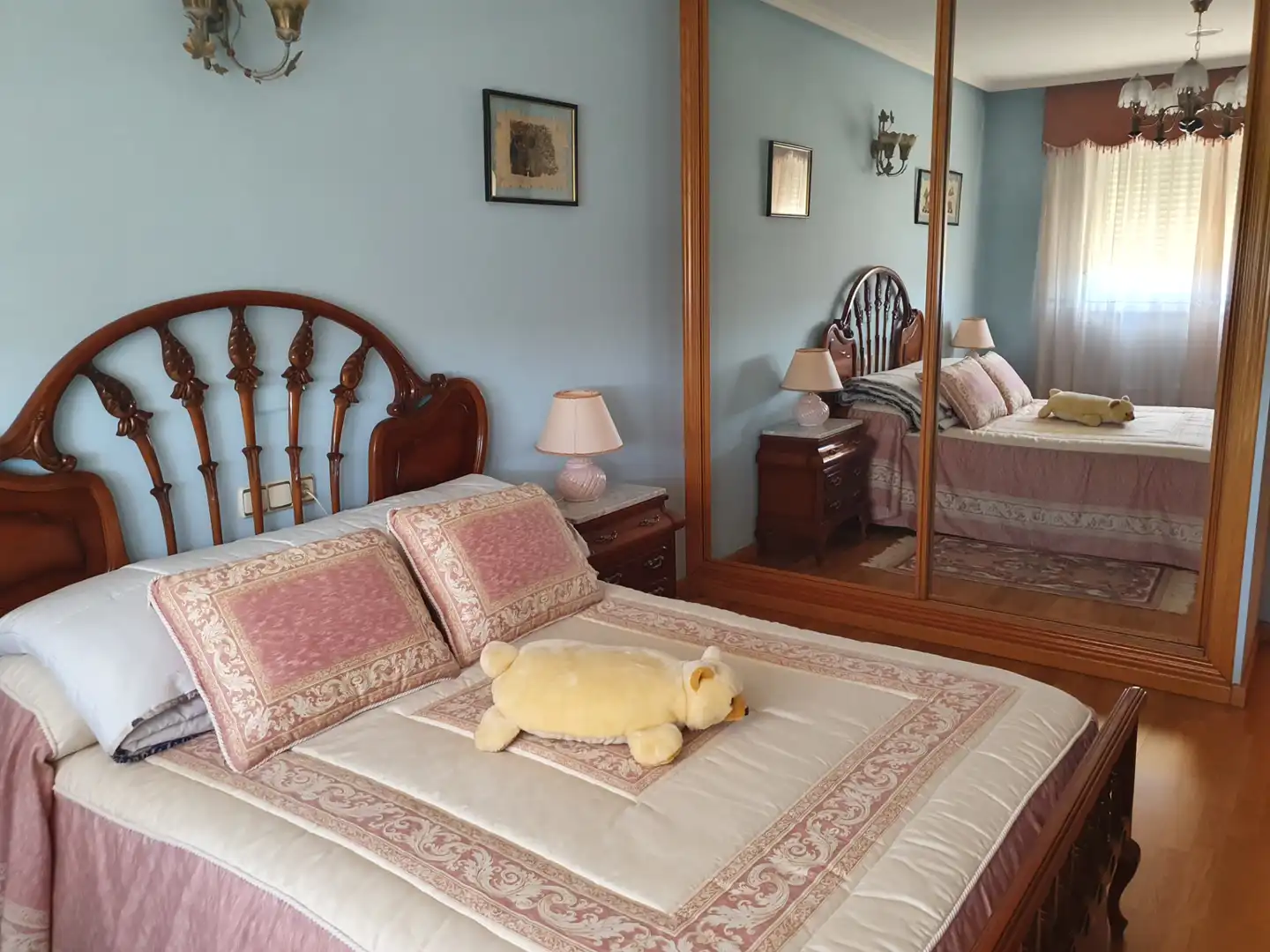 Dormitori de Casa o xalet en venda en León Capital  amb Calefacció, Jardí privat i Forn