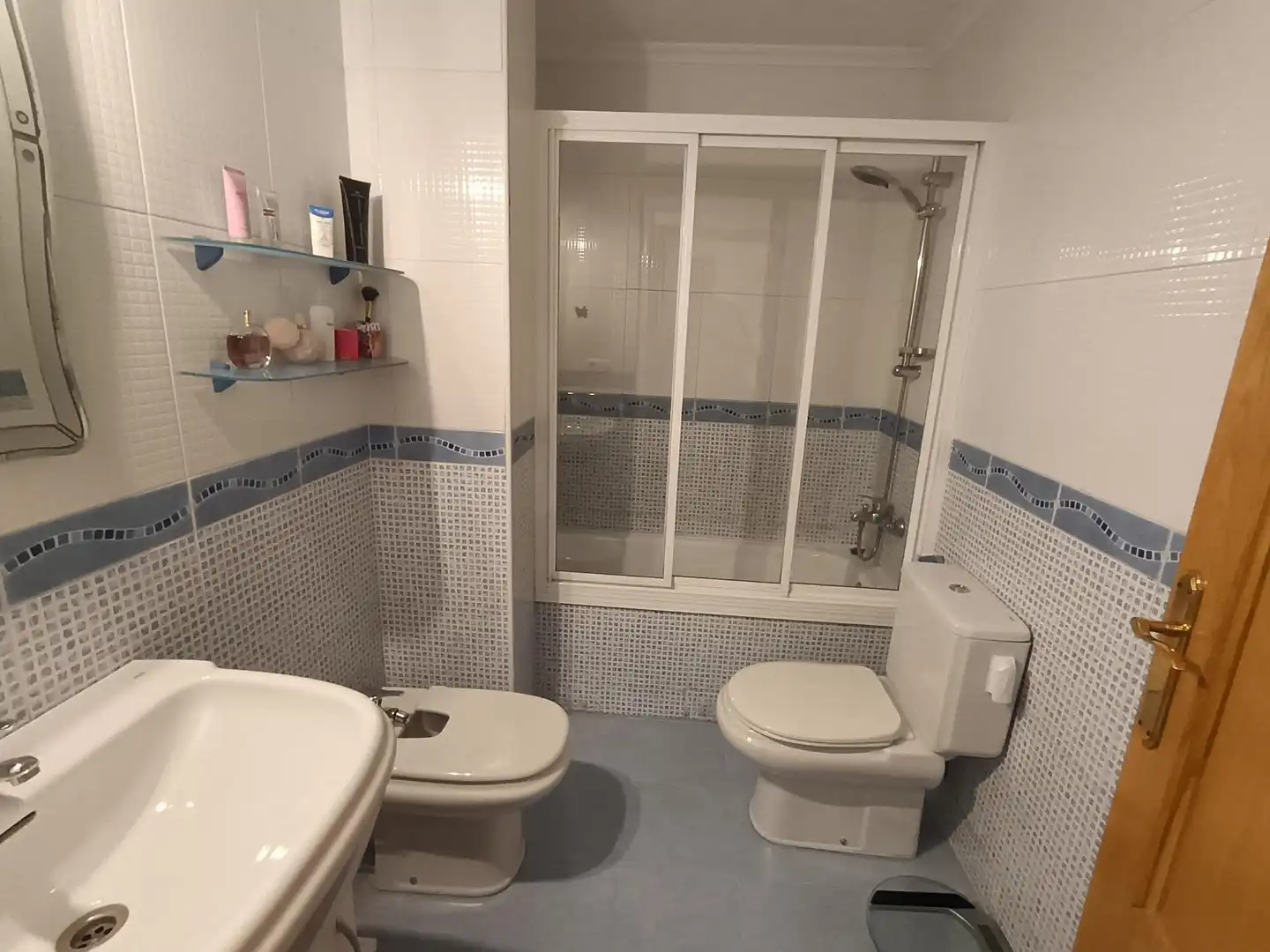 Baño de Piso en venta en Puertollano con Aire acondicionado, Calefacción y Amueblado