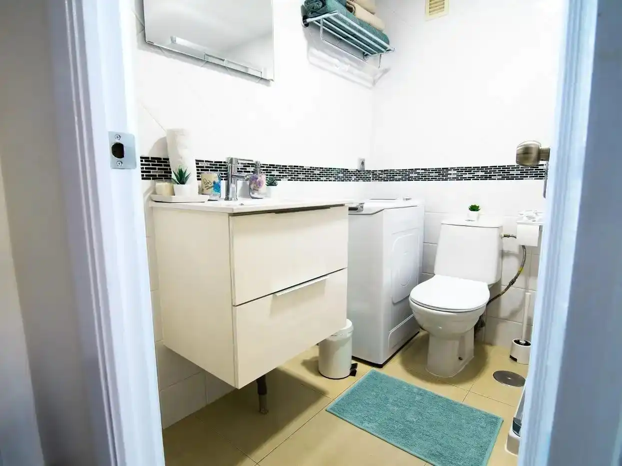 Badezimmer von Wohnung zum Verkauf in Benalmádena mit Klimaanlage, Terrasse und Möbliert