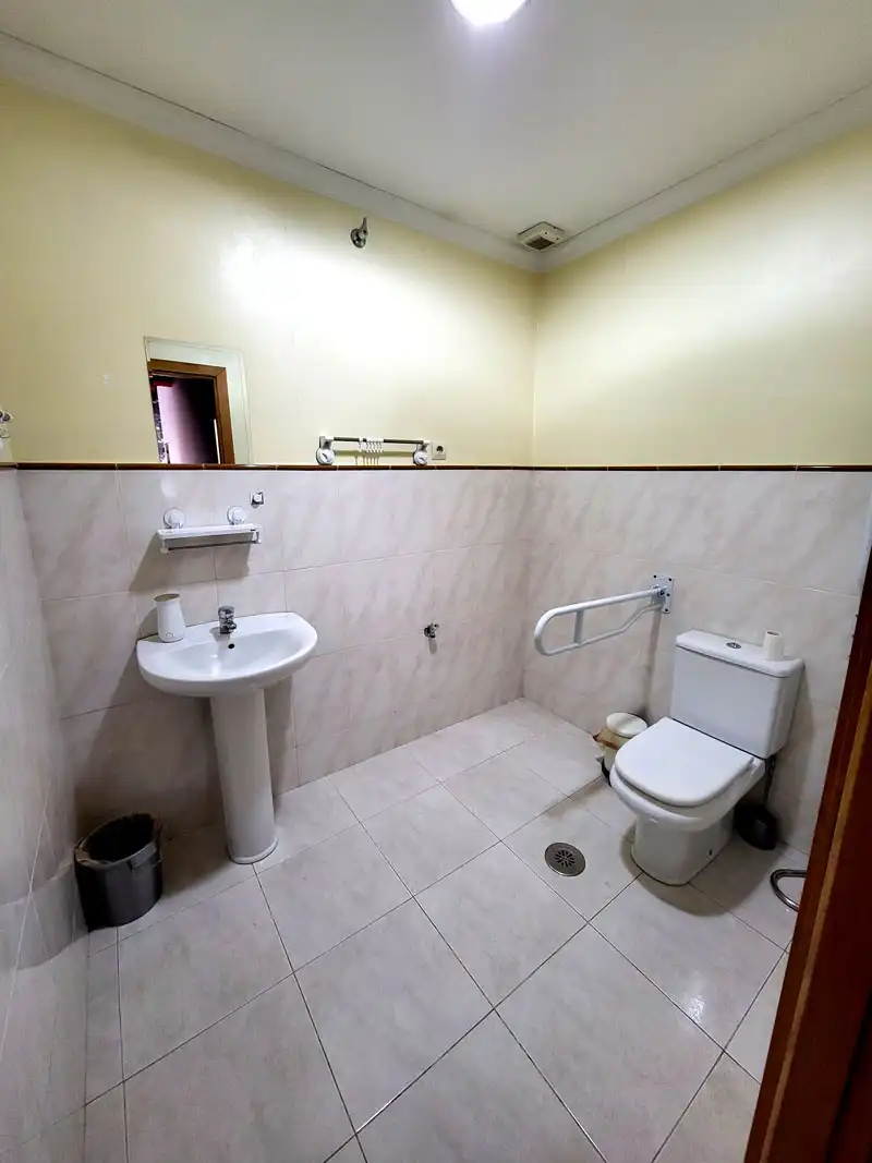 Badezimmer von Geschaftsraum zur Miete in Vigo 