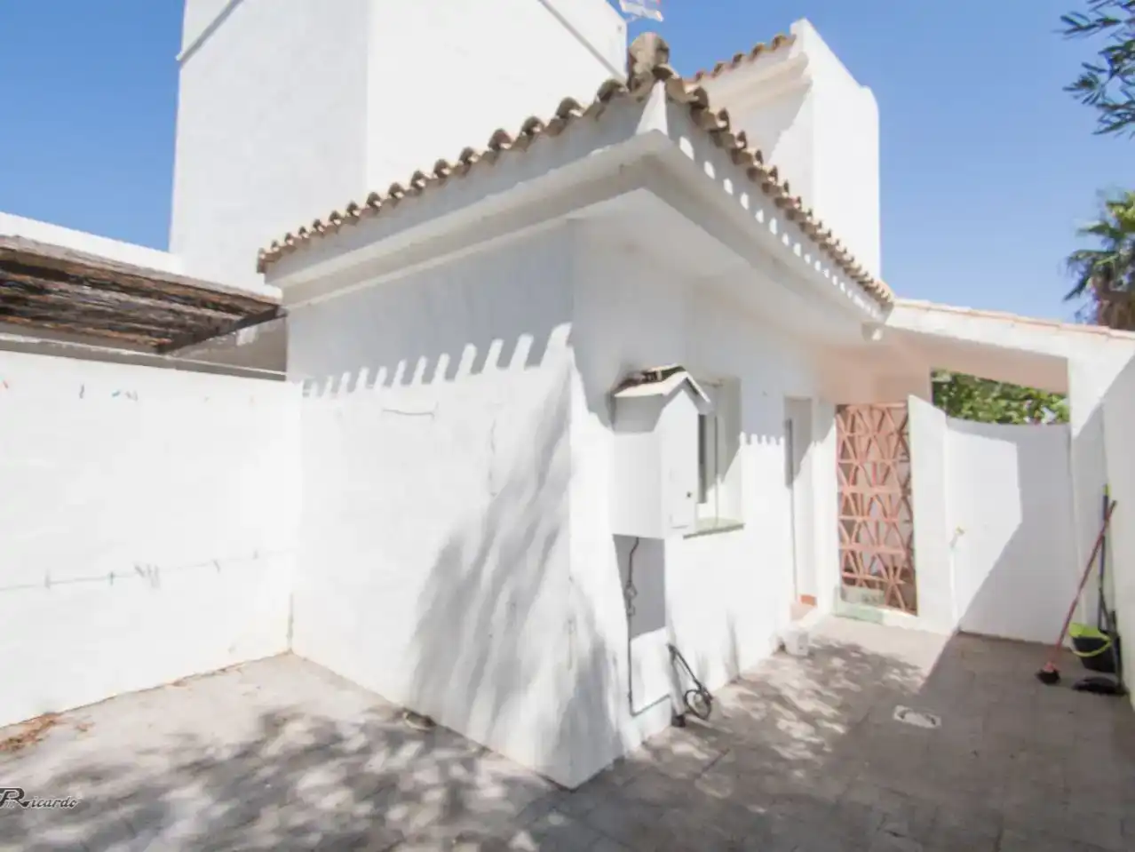 Vista exterior de Casa o chalet de alquiler en Sanlúcar de Barrameda con Jardín privado, Piscina y Amueblado