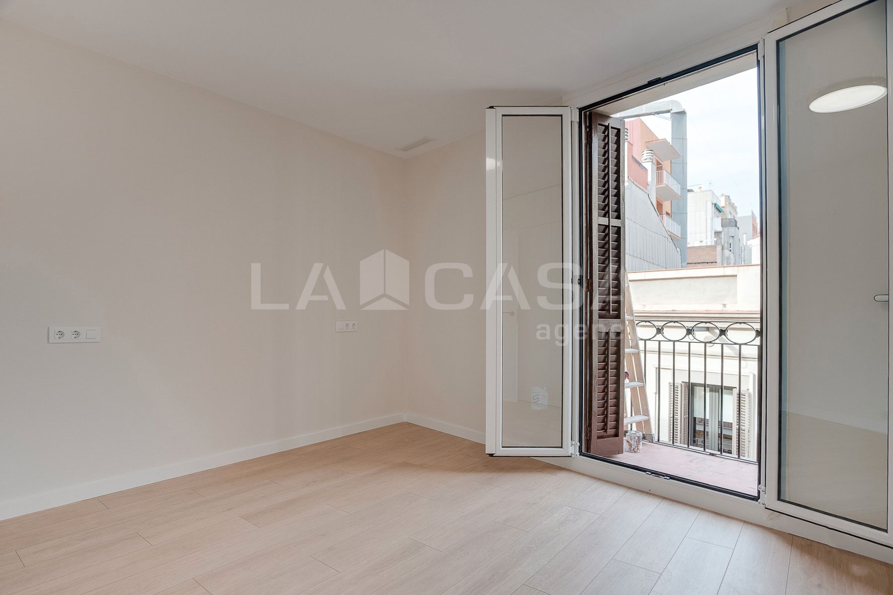 Bedroom of Flat for sale in  Barcelona Capital  with Balcony