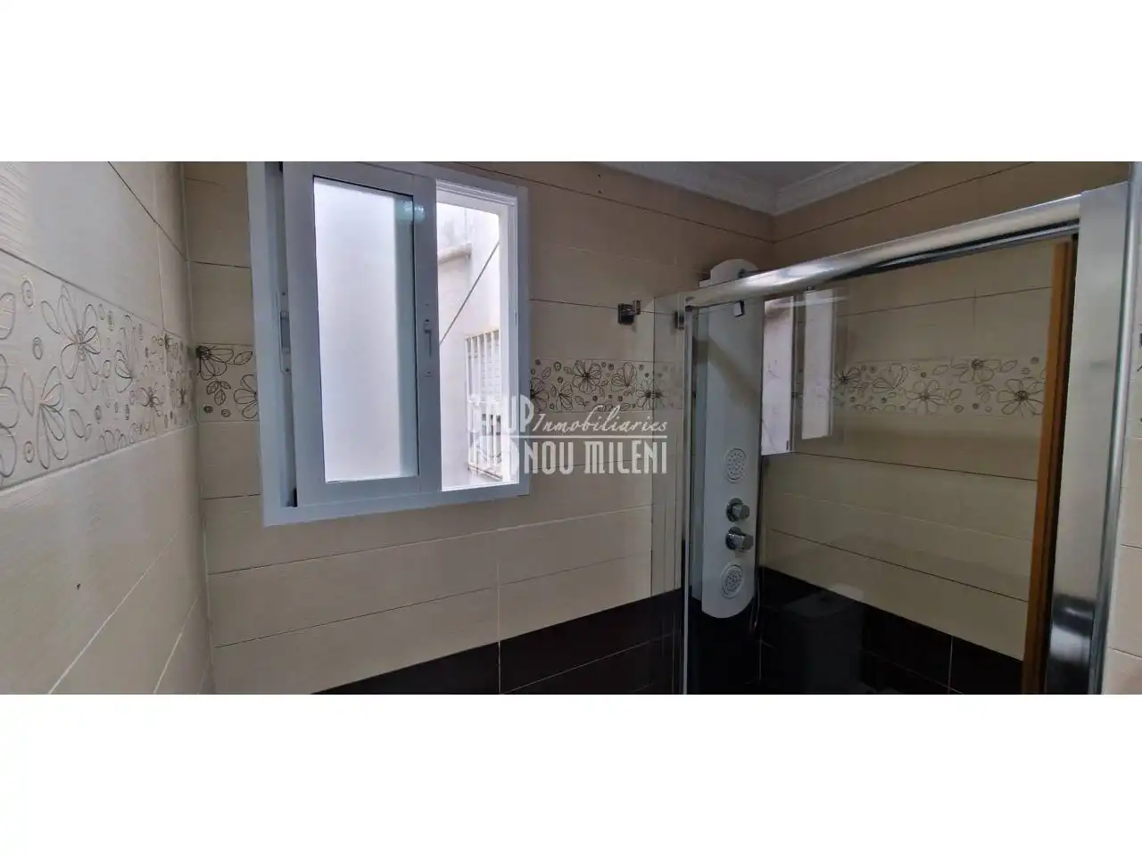 Baño de Piso de alquiler en Benifaió con Balcón