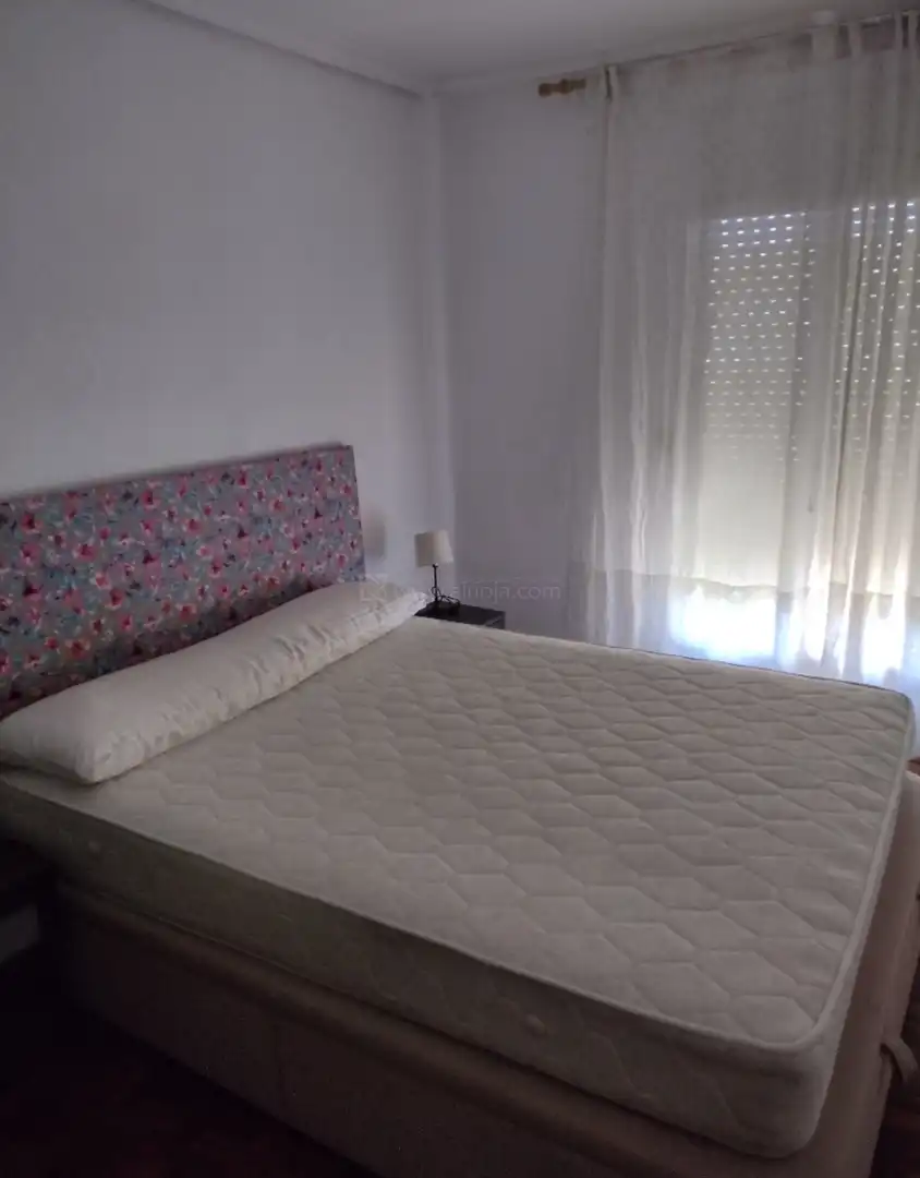 Habitación de Piso en venta en  Logroño con Calefacción, Parquet y Balcón