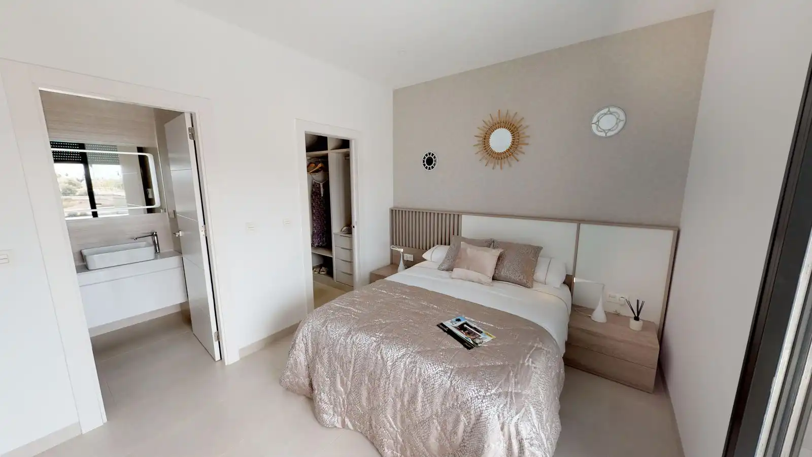 Dormitori de Casa o xalet en venda en San Pedro del Pinatar amb Jardí privat, Terrassa i Piscina