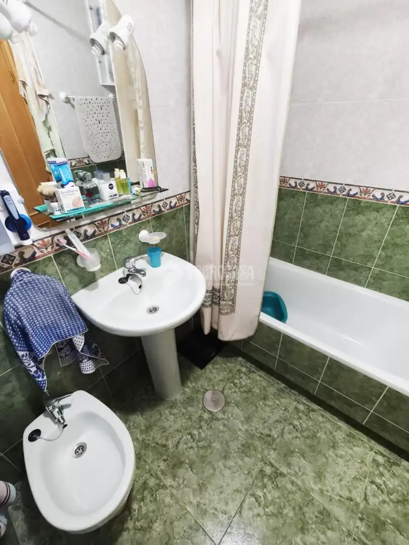 Badezimmer von Wohnung zum Verkauf in Madrid mit Klimaanlage, Heizung und Terrasse
