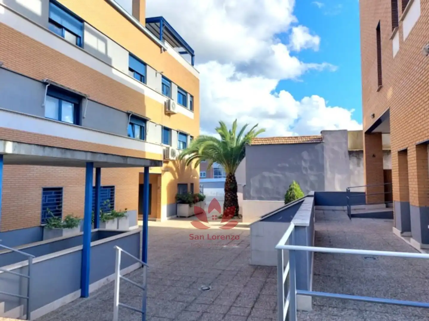Vista exterior de Piso en venta en Madrid con Aire acondicionado y Trastero