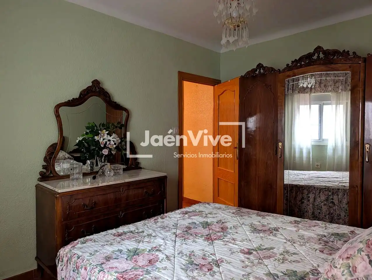 Habitación de Planta baja en venta en Jaén con Aire acondicionado y Amueblado