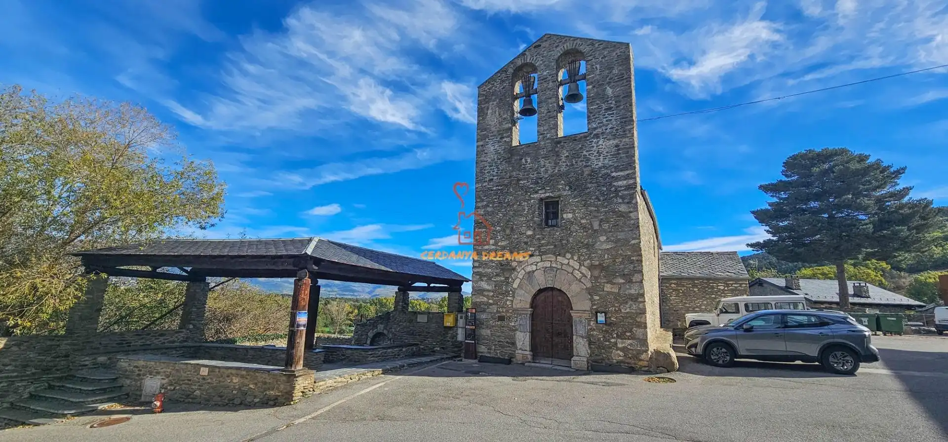 Vista exterior de Casa adosada en venda en Fontanals de Cerdanya amb Calefacció, Jardí privat i Parquet